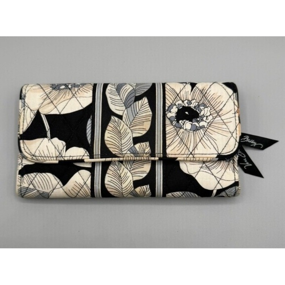 Vera Bradley Camellia Quilted Trifold Wallet Clutch Floral Black Cream Magnetic